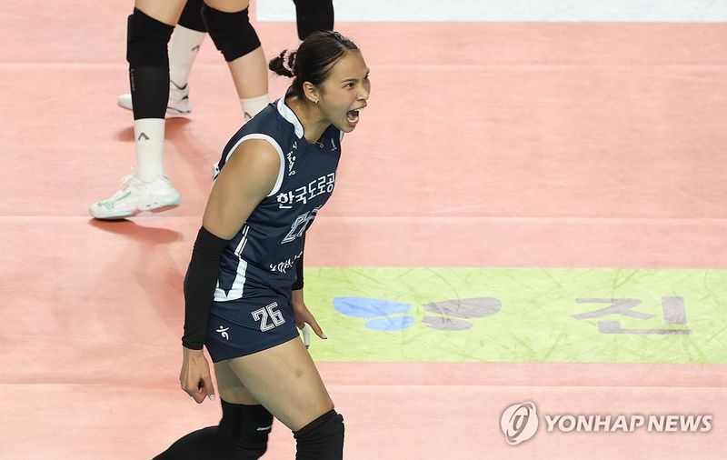 포효하는 타나차 (출처=연합뉴스)