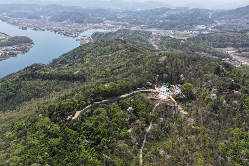 충주 장미산성과 한강 모습 (출처=연합뉴스)