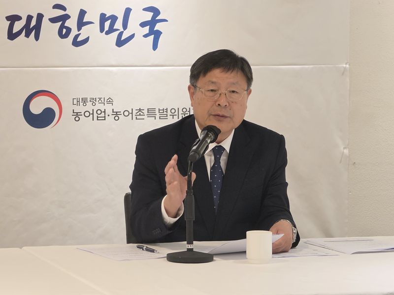 김호 농특위원장이 1일 서울 중구 컨퍼런스 하우스 달개비에서 열린 기자간담회에서 발언하고 있다. 사진=최용준 기자