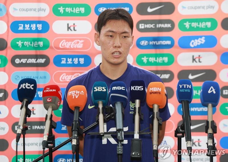 인터뷰하는 강상윤 (출처=연합뉴스)