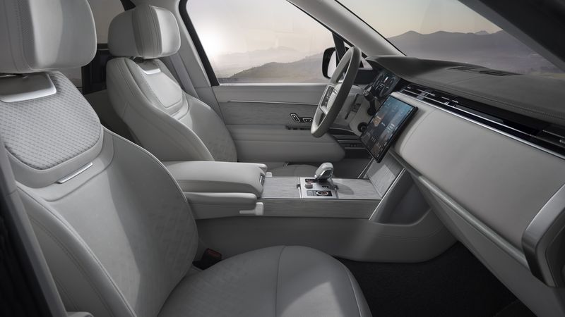 JLR이 공개한 레인지로버 일렉트릭의 내부 모습. 사진=JLR코리아