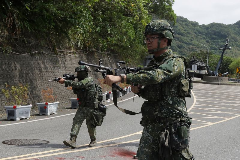 [이란(대만)=AP/뉴시스] 지난달 10일 대만 북동부 이란에서 병사들이 연례 훈련인 한광훈련에 참여하고 있다. 2026.09.02.