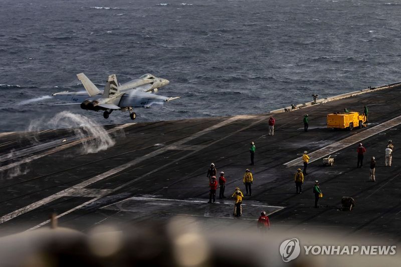 미 항모서 발진하는 F/A-18 전투기 (출처=연합뉴스)