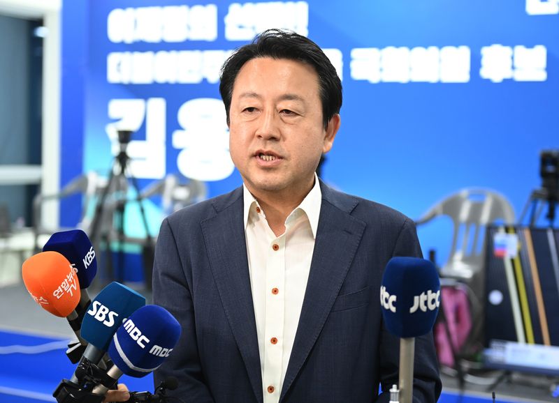 6·3 경기 평택을 국회의원 재선거에 낙선한 김용남 전 의원이 지난 6월 4일 경기 평택시 안중읍 선거사무소에서 소감을 밝히고 있다. (공동취재) 2026.6.4 ⓒ 뉴스1 김영운 기자