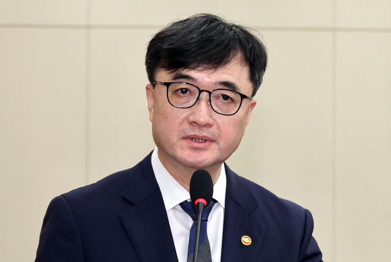[서울=뉴시스] 최진석 기자 = 임기근 국무조정실장이 26일 여의도 국회에서 열린 정무위원회 전체회의에서 인사말하고 있다. 2026.08.26. myjs@newsis.com