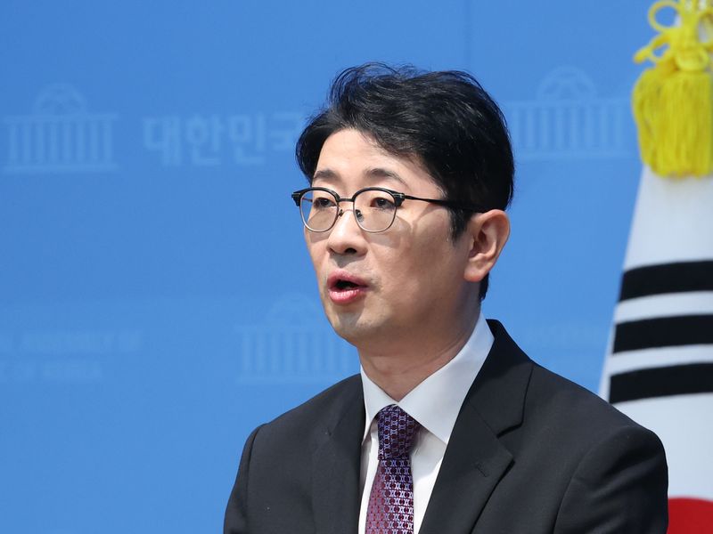 주진우 국민의힘 의원이 20일 오전 서울 여의도 국회 소통관에서 중앙선거관리위원회의 수의계약 관행을 손질하는 내용의 이른바 '선피아 방지 3법' 발의 기자회견을 하고 있다. 2026.7.20 ⓒ 뉴스1 황기선 기자