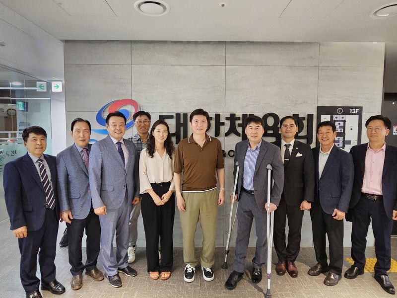대한체육회 선거자문위원회 단체사진 (출처=연합뉴스)