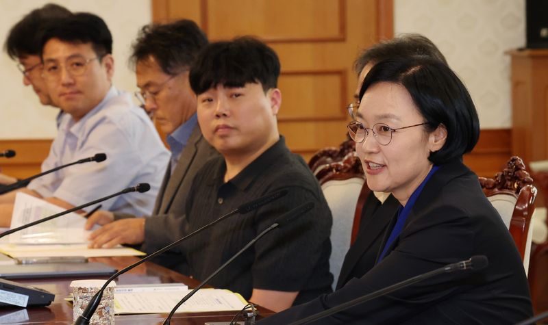 한성숙 국무총리가 2일 서울 종로구 정부서울청사에 AI행정혁신 우수 공직자 간담회에서 모두 발언 하고 있다. 2026.9.2 ⓒ 뉴스1 이종덕 기자