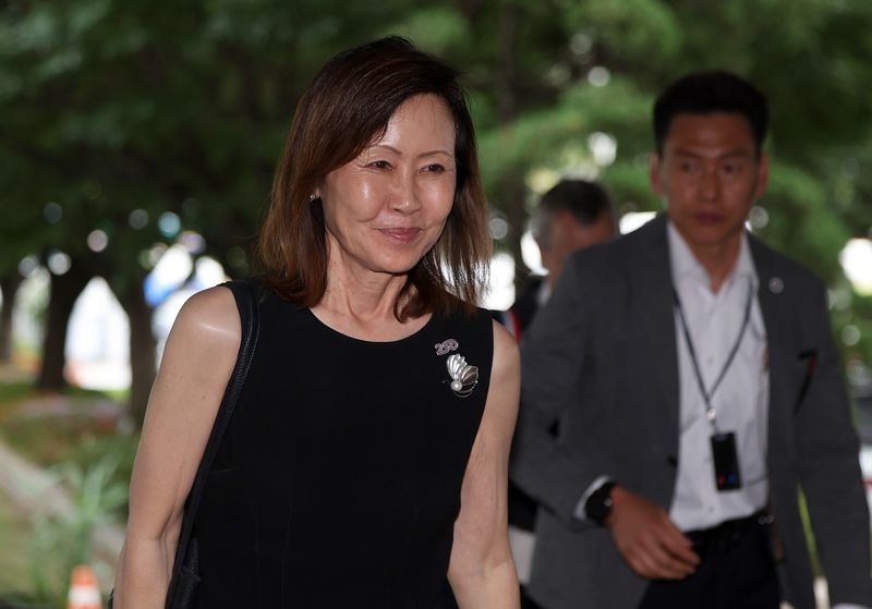 미셸 스틸 주한 미국 대사가 지난달ㄹ 14일 서울 종로구 정부청사에서 김정관 산업통상부 장관과 면담을 하기 위해 등청하고 있다. 뉴시스
