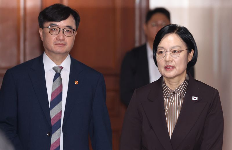 한성숙 국무총리가 3일 오전 서울 종로구 세종대로 정부서울청사에서 열린 국가정책조정회의에 참석하고 있다. 2026.9.3 ⓒ 뉴스1 김명섭 기자