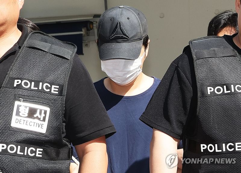 '피신처 찾아가 아내 살해' 공무원 남편, 영장심사 출석 (출처=연합뉴스)