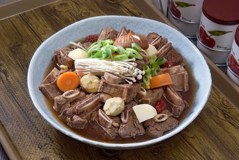 "갈비찜·명태전에 어울리는 와인은" 추석 식탁을 완성하는 한잔 [Weekend 와인]
