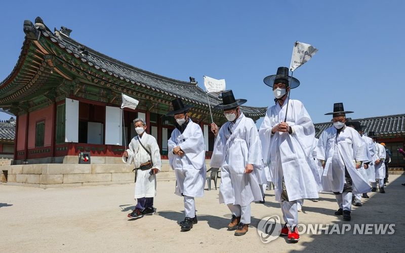현대에 재현한 조선 선비들 모습 (출처=연합뉴스)