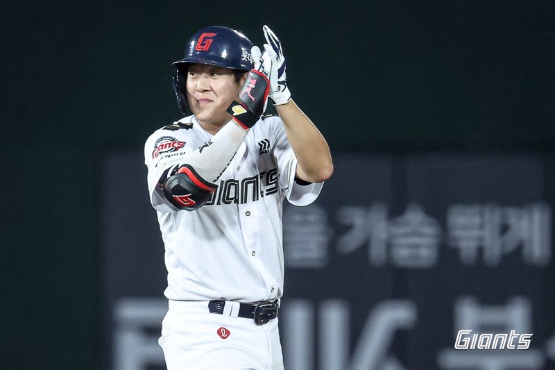 [서울=뉴시스] 프로야구 롯데 자이언츠의 나승엽. (사진 = 롯데 자이언츠 제공) *재판매 및 DB 금지