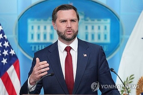 백악관에서 브리핑하는 밴스 부통령 (출처=연합뉴스)