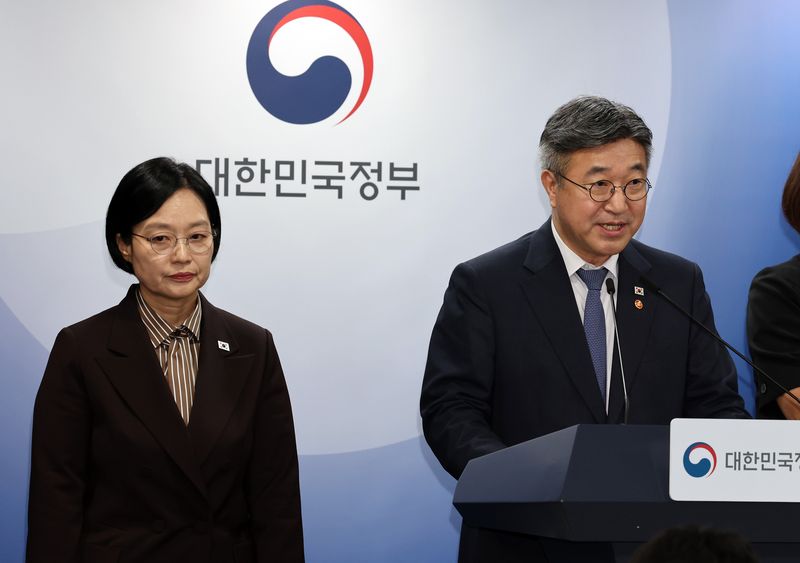 윤호중 행안부장관이 3일 서울 종로구 정부서울청사에서 행정·공공기관 이전 관련 기자회견을 하고 있다. 2026.9.3 ⓒ 뉴스1 이종덕 기자
