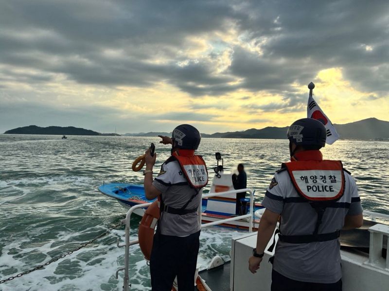 해양경찰이 해상 실종자를 찾기 위해 수색하고 있다. 해양경찰청이 문대림 더불어민주당 의원실에 제출한 자료에 따르면 2021년부터 올해 6월까지 해상·연안에서 실종된 256명 가운데 165명, 64.5%는 아직 발견되지 않았다. /사진=해양경찰청 제공
