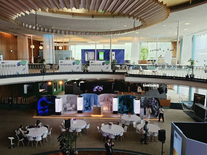 삼성전자는 크리에이터 허브를 IFA 2026이 열리는 '메세 베를린(Messe Berlin)'의 'IFA 팔레(IFA Palais)' 전시 공간에 마련했다고 4일 밝혔다. 삼성전자 제공