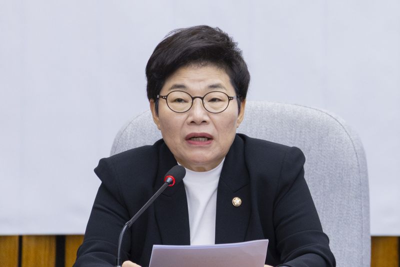 국민의힘 임이자 정책위의장이 4일 국회에서 열린 원내대책회의에서 발언하고 있다. 연합뉴스