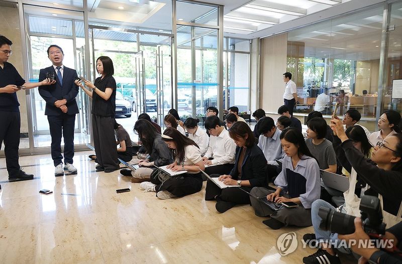 질문에 답하는 김승원 법무장관 후보자 (출처=연합뉴스)