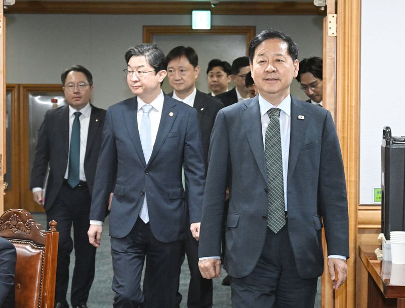 구윤철 경제부총리 겸 재정경제부 장관이 4일 오전 서울 중구 은행연합회관에서 열린 시장상황점검회의에 참석하고 있다. 재정경제부 제공