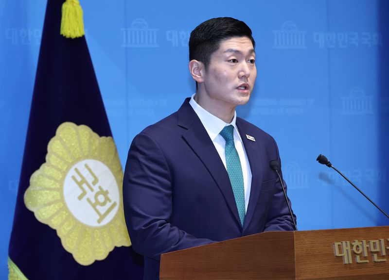 김재섭 국민의힘 의원이 지난 5월13일 오전 서울 여의도 국회 소통관에서 기자회견을 하고 있다. 뉴시스