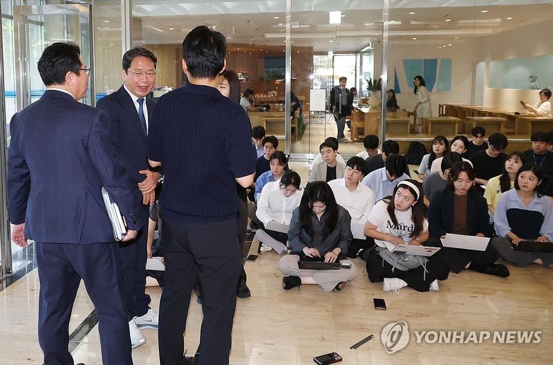 해명하고 싶은 의혹들 (출처=연합뉴스)