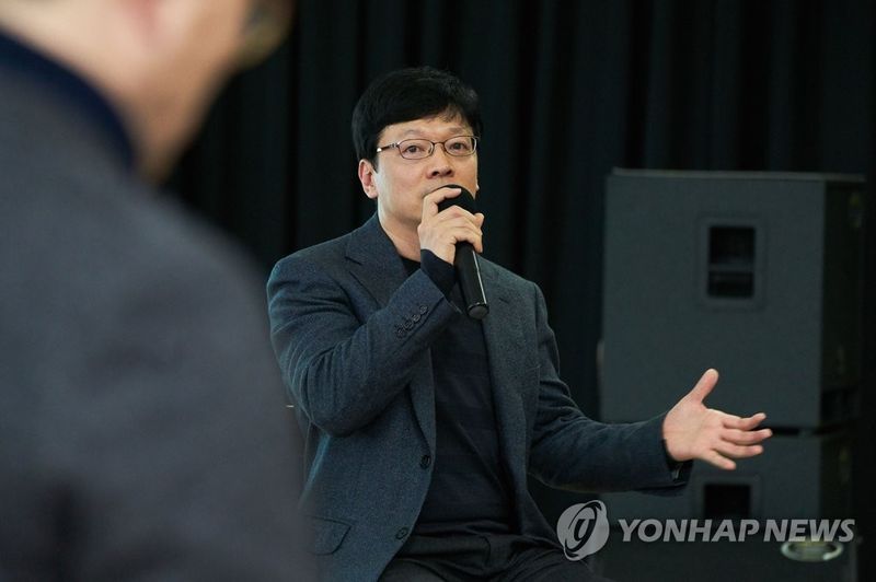 2019년 12월 권혁빈 스마일게이트 최고비전제시책임자(CVO) 겸 희망스튜디오 이사장 모습 (출처=연합뉴스)