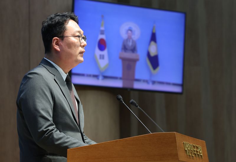 [서울=뉴시스] 김근수 기자 = 천하람 개혁신당 대표 권한대행 겸 원내대표가 6일 오전 서울 여의도 국회 소통관에서 강신철 국방장관 후보자 인사청문 관련 기자회견을 하고 있다. 2026.09.06. ks@newsis.com