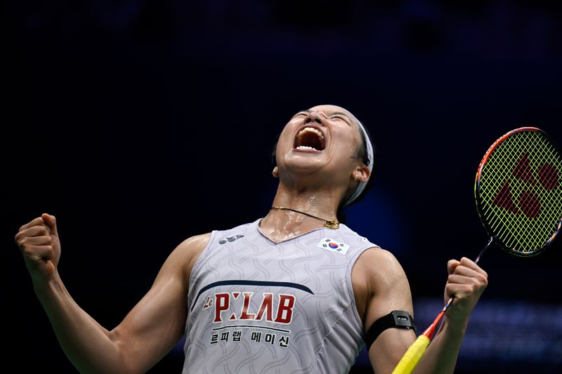 안세영(1위)이 5일(현지 시간) 중국 광둥성 선전에서 열린 2026 세계배드민턴연맹(BWF) 월드투어 중국 마스터스(슈퍼750) 여자 단식 준결승에서 야마구치 아카네(3위·일본)를 꺾은 후 포효하고 있다. 뉴시스