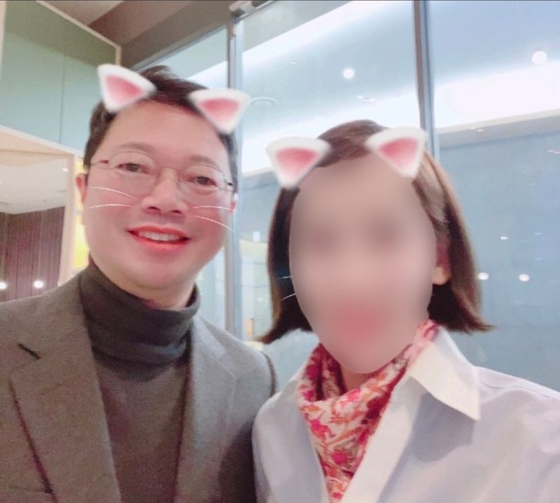 김승원 법무부 장관 후보자가 사업가 양모씨와 찍은 고양이 필터를 사용한 셀카. 사진=양모씨 SNS, 뉴시스
