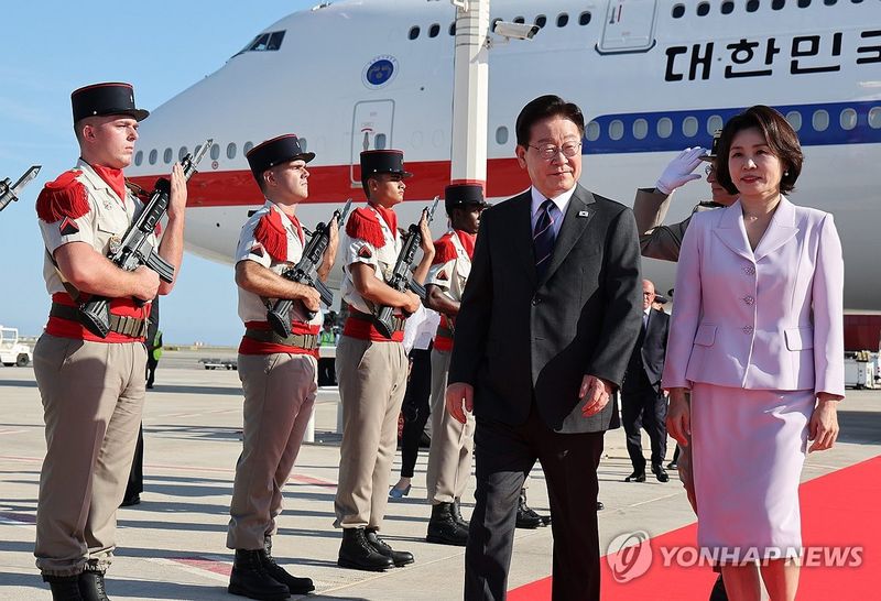 이재명 대통령 부부, 프랑스 도착 (출처=연합뉴스)