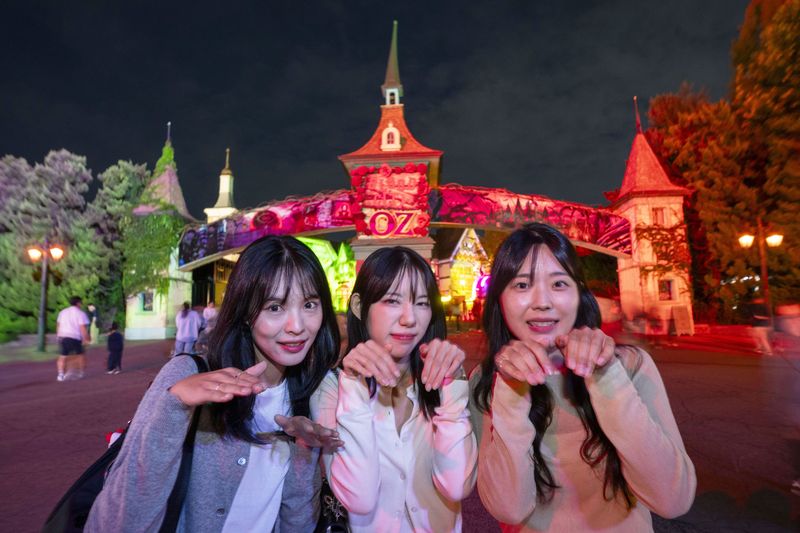 에버랜드가 오는 12일부터 호러 테마존 '블러드시티 제로: 지옥의 문'을 오픈한다고 7일 밝혔다. 지난해 선보였던 '블러드시티' 테마존. 에버랜드 제공