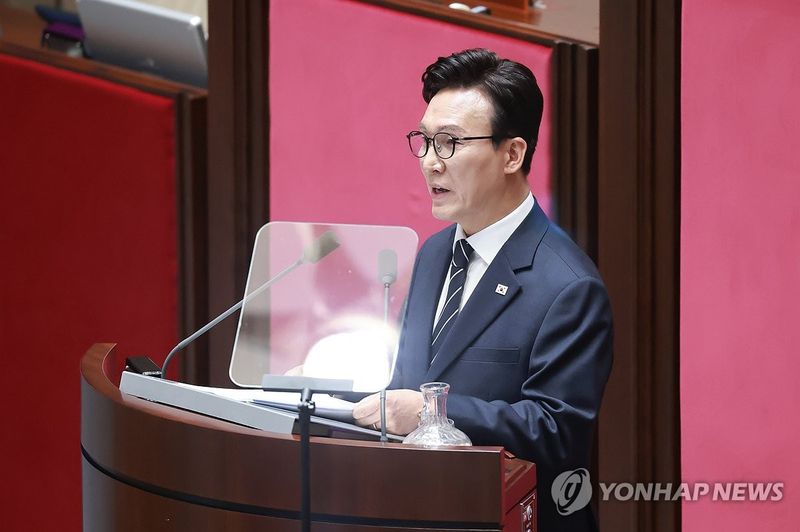 김민석 '개헌' 언급하며 '민생' 강조…野엔 협치 손 내밀어