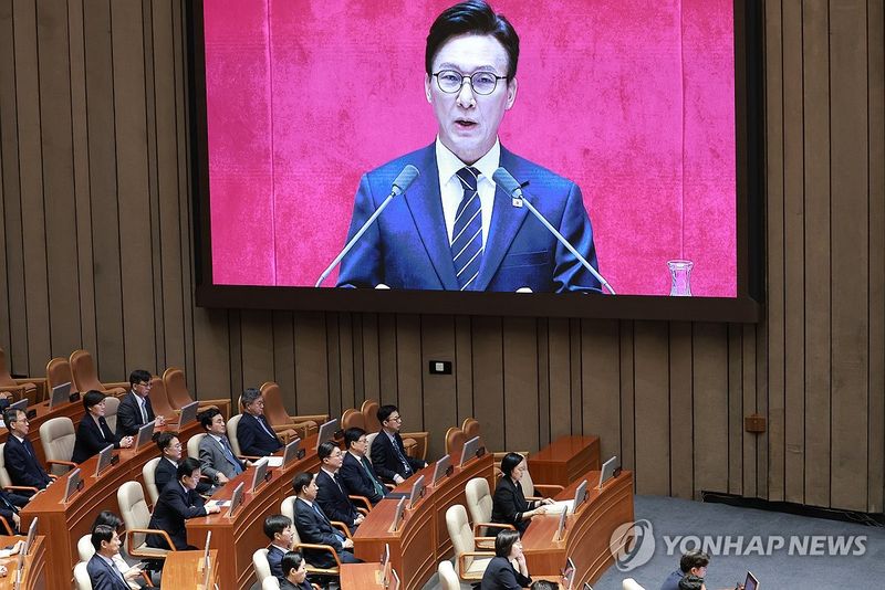 김민석 '개헌' 언급하며 '민생' 강조…野엔 협치 손 내밀어