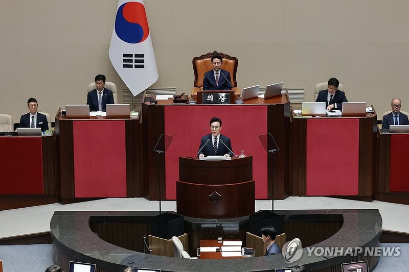 김민석 '개헌' 언급하며 '민생' 강조…野엔 협치 손 내밀어