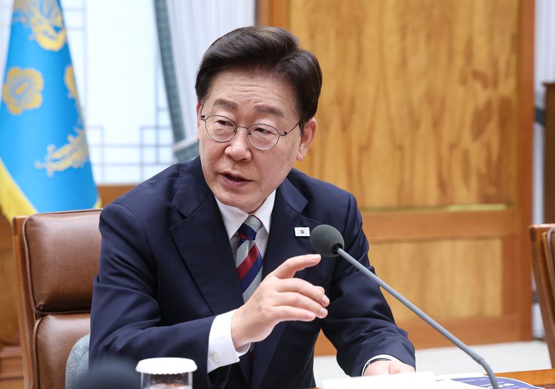 李대통령&middot;김민석 나란히 개헌 언급…여권발 '개헌론' 불씨 재점화