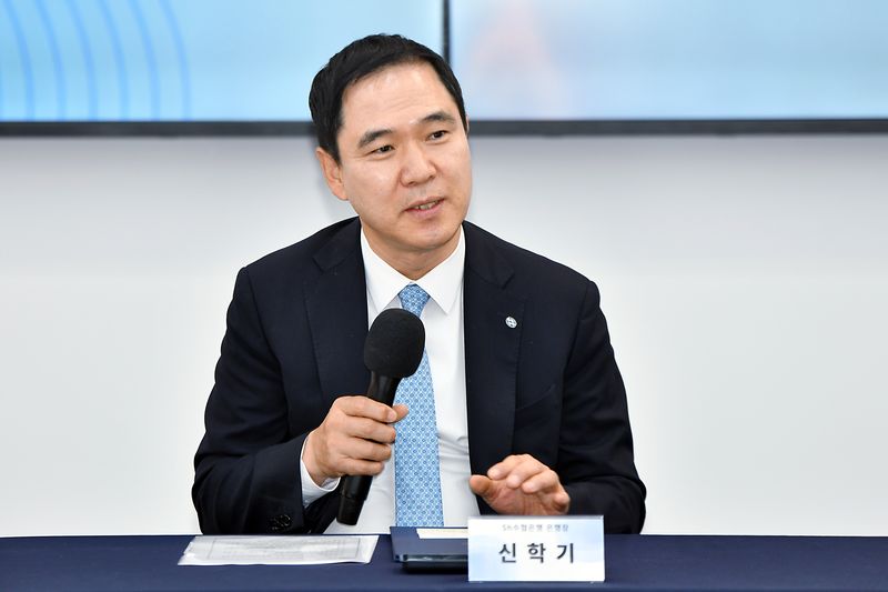 신학기 수협은행장 첫 연임 도전