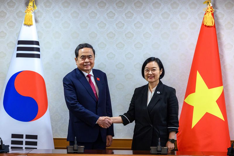한성숙 국무총리가 7일 서울 종로구 정부서울청사에서 쩐 타잉 먼 베트남 국회의장과 기념촬영을 하고 있다. (총리실 제공. 재판매 및 DB 금지) 2026.9.7 ⓒ 뉴스1