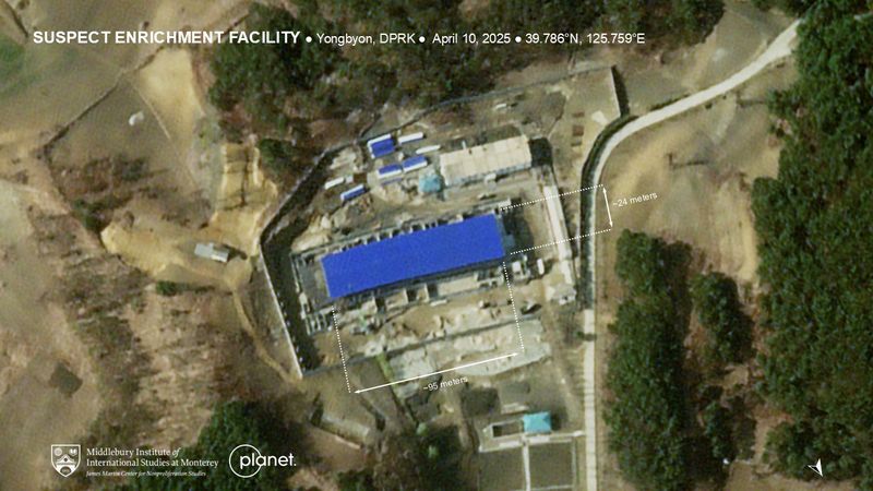 국제원자력기구(IAEA)가 북한 영변에 새 핵시설이 들어서고 있다고 밝힌 가운데, 미국의 핵 전문가가 해당 시설로 추정되는 위성사진을 공개하며 북한의 고농축우라늄(HEU) 생산성이 크게 향상될 수 있다고 분석했다. 사진은 미들베리 국제연구소의 제프리 루이스 교수가 10일 핵·미사일 전문 웹사이트 '암스컨트롤웡크'에 올린 해당 핵시설의 위성사진 갈무리. 뉴시스