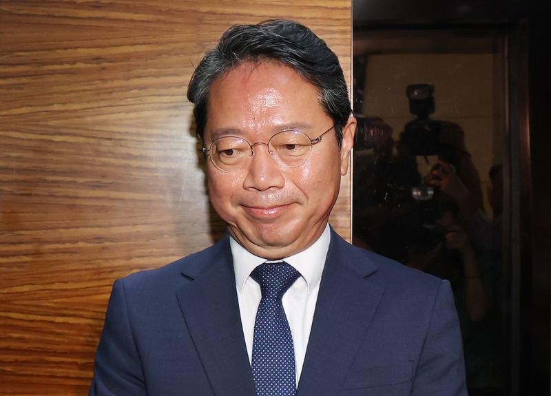 김승원 법무부 장관 후보자가 8일 오전 서울 종로구 적선현대빌딩에 마련된 인사청문회 준비 사무실로 출근하고 있다. 뉴스1