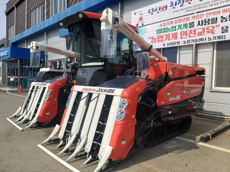 홍천군이 수확 철 현장 밀착형 농기계 서비스를 확대한다. 홍천군 제공