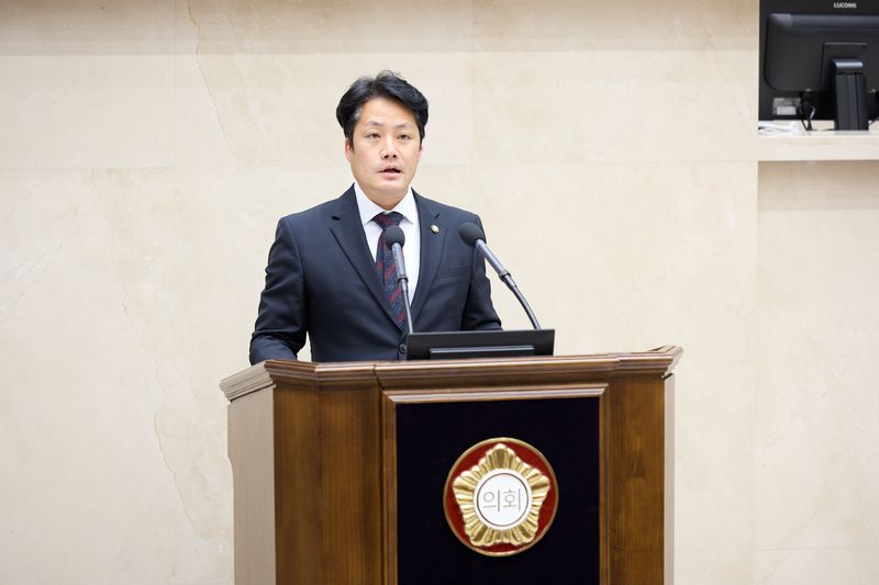 이정열 용인시의원이 제306회 제1차 정례회 제2차 본회의에서 5분 자유발언을 하고 있다. 시의회 제공