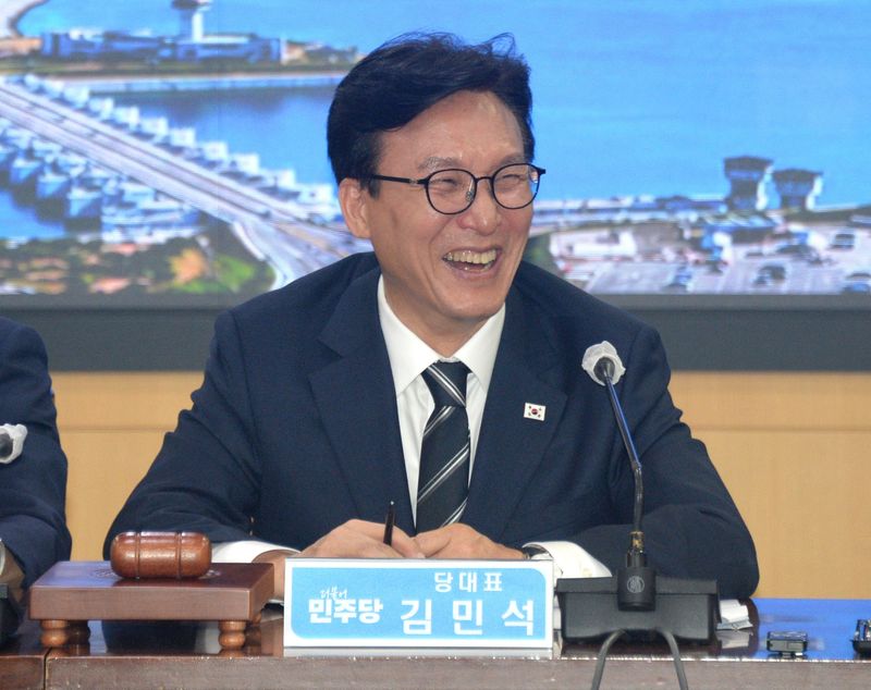 김민석 더불어민주당 대표가 9일 전북 전주시 전북특별자치도청에서 열린 전북 최고위원회의에서 발언을 하고 있다. 뉴스1