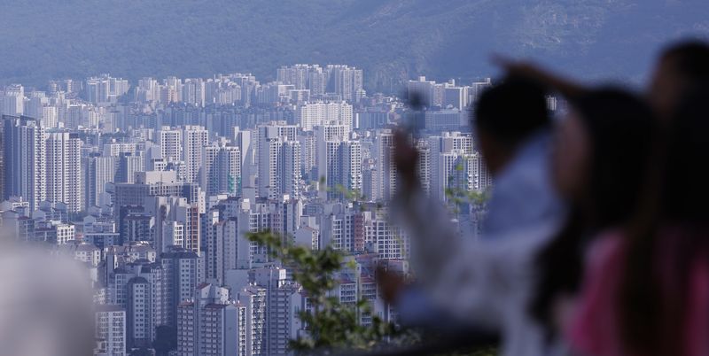 서울 아파트 매매가격 상승률이 3주 만에 둔화한 3일 서울 남산에서 아파트 단지가 보이고 있다.ⓒ 뉴스1 박지혜 기자