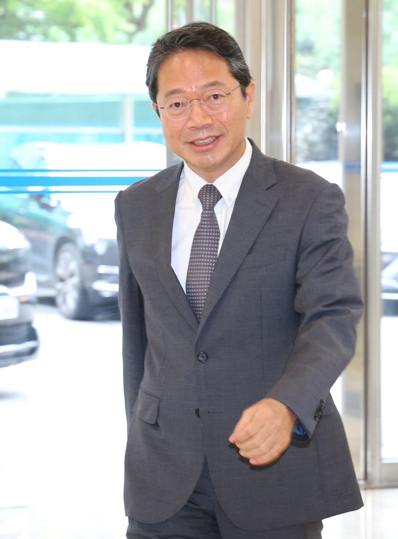 [서울=뉴시스] 조수정 기자 = 김승원 법무부 장관 후보자가 9일 오전 서울 종로구에 마련된 인사청문회 준비사무실로 출근하고 있다. 2026.09.09. chocrystal@newsis.com