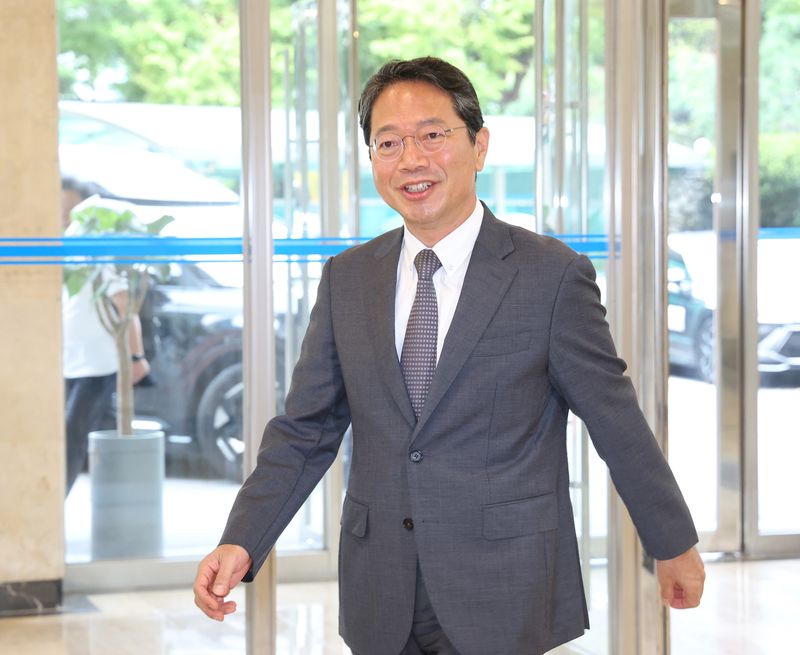 [서울=뉴시스] 조수정 기자 = 김승원 법무부 장관 후보자가 9일 오전 서울 종로구에 마련된 인사청문회 준비사무실로 출근하고 있다. 2026.09.09. chocrystal@newsis.com