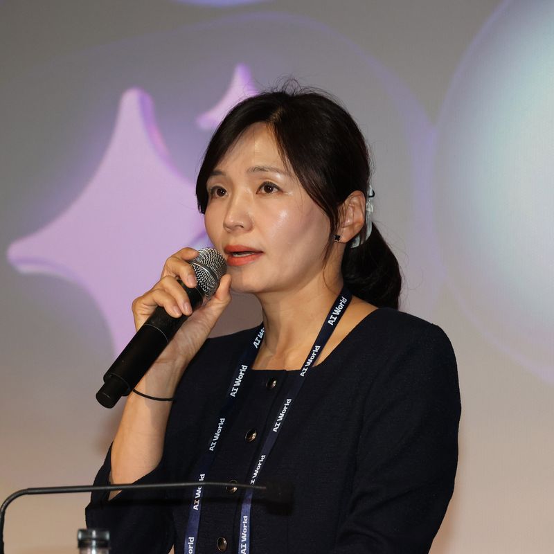 조은미 웹케시그룹 성장전략센터장이 지난 9일 서울 송파구 롯데월드타워 롯데시네마에서 파이낸셜뉴스와 과학기술정보통신부가 공동 개최한 'AI월드 2026'에서 강연을 진행했다. 사진=서동일 기자