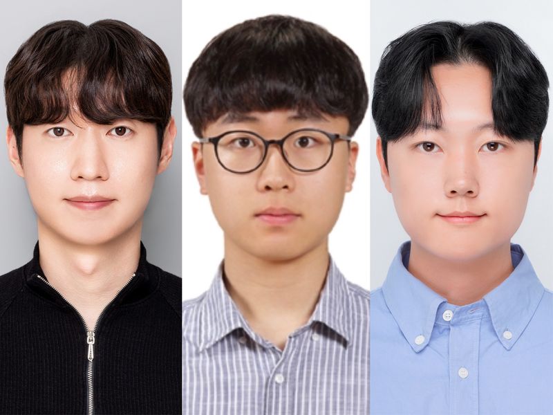 지난 5일 경주 감포읍의 한 방파제에서 테트라포드 사이로 추락한 여성을 구해 낸 울산 공무원들. 사진 왼쪽부터 울산 중구 병영2동 정호연 주무관, 남구 경제정책과 최세창 주무관, 울주군 두서면 최한석 주무관. 울산 중구 제공