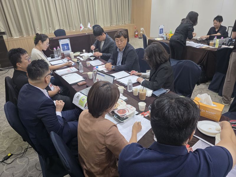 강원특별자치도가 9일 춘천 베어스호텔에서 강원도경제진흥원, 강원수출과 공동으로 일본 바이어 초청 수출상담회를 열었다. 강원자치도 제공